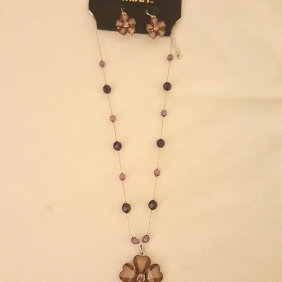 Brown velvet purse and set of cristal flower Neckless with earrings - Picture 2 of 9